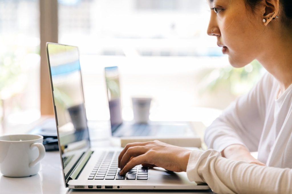 On-Page vs Off-Page SEO: Key Differences Explained 2 pexels ketut subiyanto 4126712